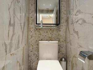 Somptueux deux pieces, entre mer & piscine !