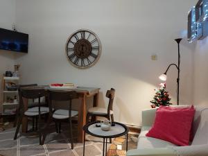 Niki Thalia Viros Apartment 1