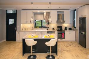 Gigi Star Luxury ApartVilla with Pool, Panoramic Sea View