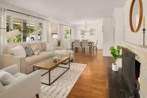 DT Bellevue Hidden Gem With a View & AC - Mercer Island