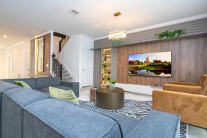 The Ultimate 9bd Disney Getaway Storey Lake