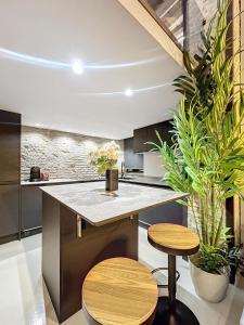VelaSanz Homes - Santa Paula Suite Granada