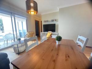 Precioso apartamento frente al mar, parking y club deportivo