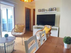 Precioso apartamento frente al mar, parking y club deportivo