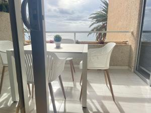 Precioso apartamento frente al mar, parking y club deportivo