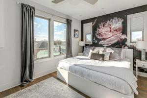 Honky Tonk Game Room with Rooftop Deck