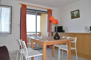 SP280-124 Appt Studio Cabine 4 couchages SAINT PIERRE LA MER