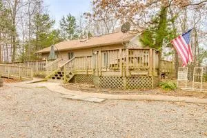 Serene Yellville Retreat with Hot Tub on 85 Acres - Bull Shoals