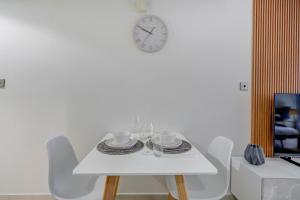 DA86 - Well Design Studio in Dubai Arch tower