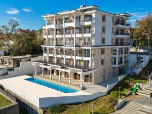 La Boheme - Adults Only - Obzor