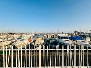 Appartements Le Coin de Mer 2, Bord de mer, Plage 30m, Cosy, CLIM, Wifi, 4 personnes : photos des chambres