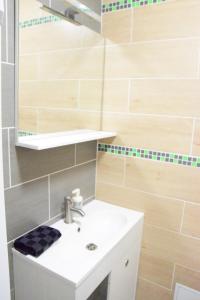 Appartements LeRelaisdOdile - Studio Cosy - Proche Metro - Parking Gratuit - Mons-en-Baroeul : photos des chambres