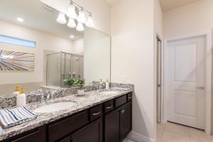 5BD Home in Windsor - Private Pool & Disney Nearby