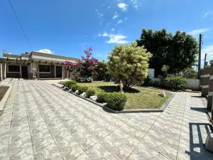 Casa bem situada na praia