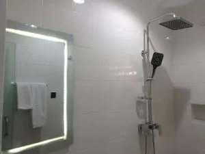 De Luxe Stay Apartment - Mobushipe