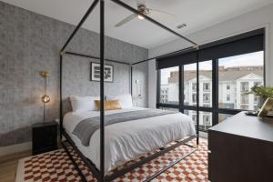 Walk to nightlife, Vanderbilt, Minutes to Broadway