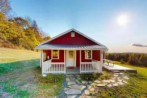 Whispering Pines Retreat - Albany