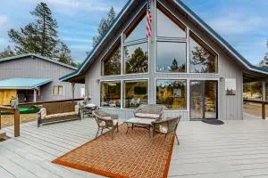 Game & Gather Getaway - La Pine