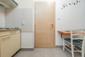 Apartments by the sea Stara Novalja, Pag - 9710