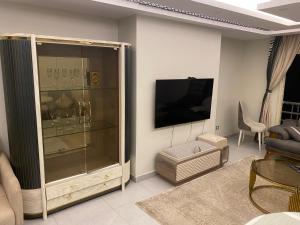 luxury apartment 3 rooms 2 bath