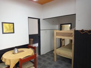 Las marias 2 deptos y un garage privado