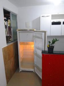 Kitnet na praia da Macumba no morro do Rangel