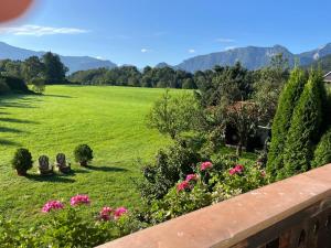 REST - Ferienwohnung "Sonnenblume" mit schönem Bergpanorama - ab Mai Chiemgaukarte NEU!