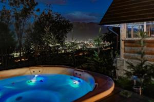 Zako Glamp & Jacuzzi