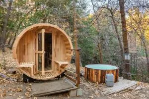 Legacy Hideaway by AvantStay Deck Hot Tub - North Shore