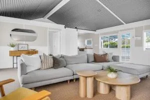 Settlers Cottage and Settle Inn - Lochiel