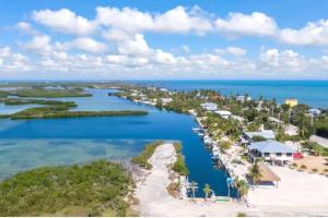 Ocean View Room at Barnacle Resort