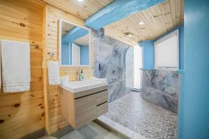 Ocean View Room at Barnacle Resort