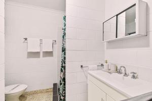 Cairns Retro Studio Charm in Edge Hill