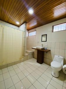 Casa 1856- cómodas habitaciones en el Centro de Alajuela