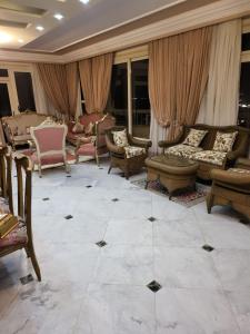 شقه فى ميامى بالاسكندريه مطله على البحر