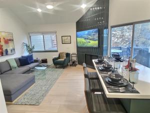 Modern Majesty at Monitor #5 townhouse