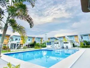 4 Bedrooms Two Storey Home Infront of Airport - Camudmud