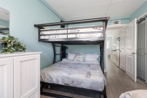 Ashore Beach Retreat-1BR 1BA with pool, parking, 1 & half block to Beach & Boardwalk, Moreys Pier