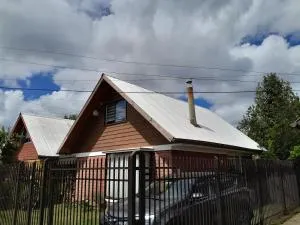 Casa independiente con rejas - Quepe