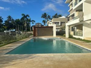 Luxury 2 Bedroom Apartment, 1 Min Walk to Punta Popy Beach, Pool, AC, Fast WiFi, Las Terrenas