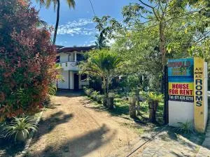 Donald Guest House - Polhena