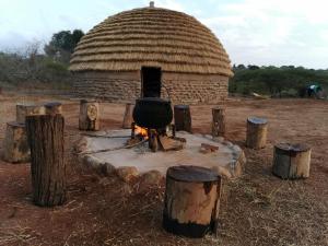 Indlondlo Cultural Village