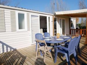 Maisons de vacances Mobil-home cosy, 3 chambres, proche plage, jardin ferme, BBQ, animaux admis - FR-1-479-183 : photos des chambres