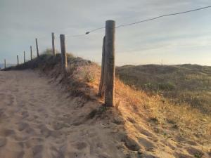 Maisons de vacances Mobil-home cosy, 3 chambres, proche plage, jardin ferme, BBQ, animaux admis - FR-1-479-183 : photos des chambres