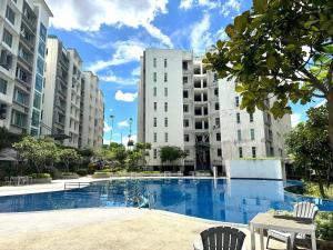 Luxury! Modern & Spacious 3BR suite - Austin Height 8-12pax