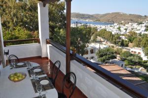 Apartment with Sea View and Balcony