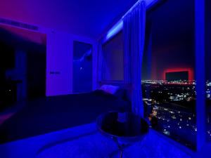 Luxury Condo 26FL Gym, Pools Nr Beach Market