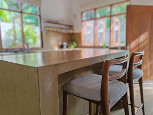 House Leo - peaceful beach villa with garden