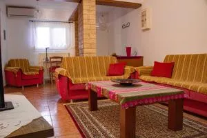 Triangle Park A2 - Aiani