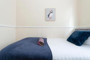 4 Bedroom House 7 beds 4 minutes walk to Abbeywood Station